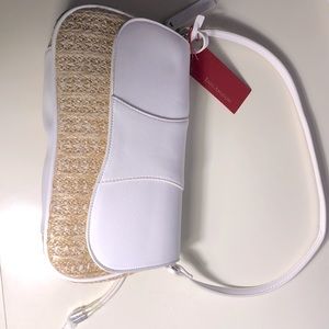 New Shoulder Bag. Color White/ Straw